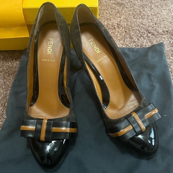 Fendi Zucca Monogram Pumps - Picture 2 of 5